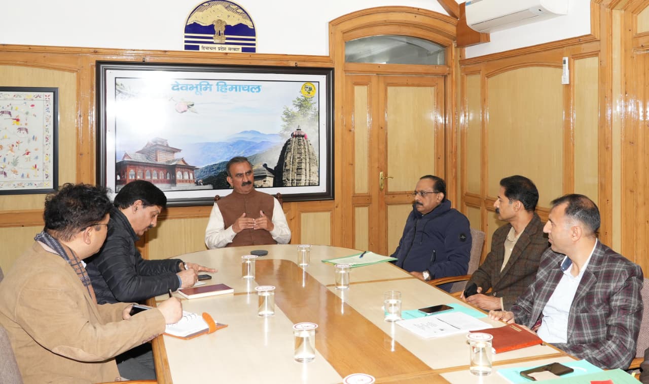 सीएम सुक्खू का निर्देश, विद्युत परियोजनाओं के कार्य में लाई जाए तेजी