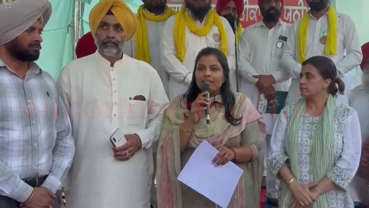 Patiala में Colonel की पिटाई के मामले में धरना हुआ मुल्तवी, देखें वीडियो
