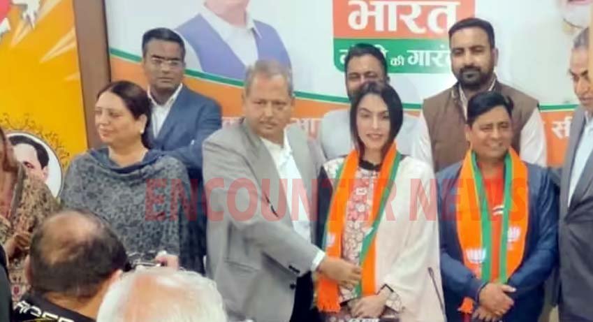 कांग्रेस को बड़ा झटका, 3 बार की पार्षद BJP में शामिल