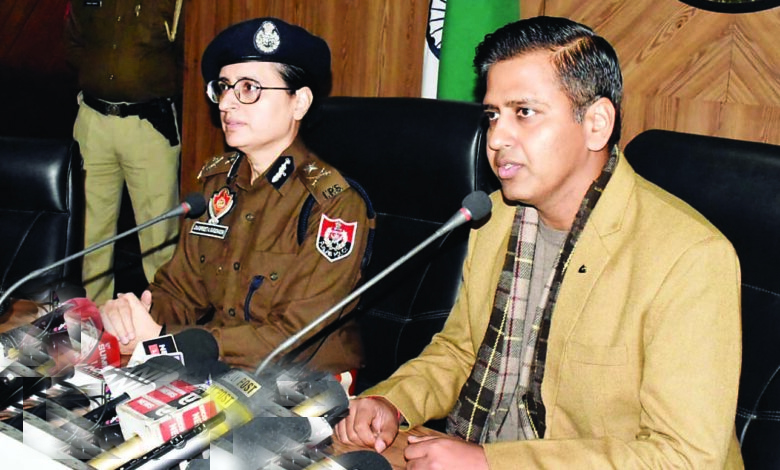 Jalandhar News: जिले में बनाये गये काउंटिंग सेंटरों का DC हिमांशु व CP धनप्रीत कौर ने किया निरीक्षण