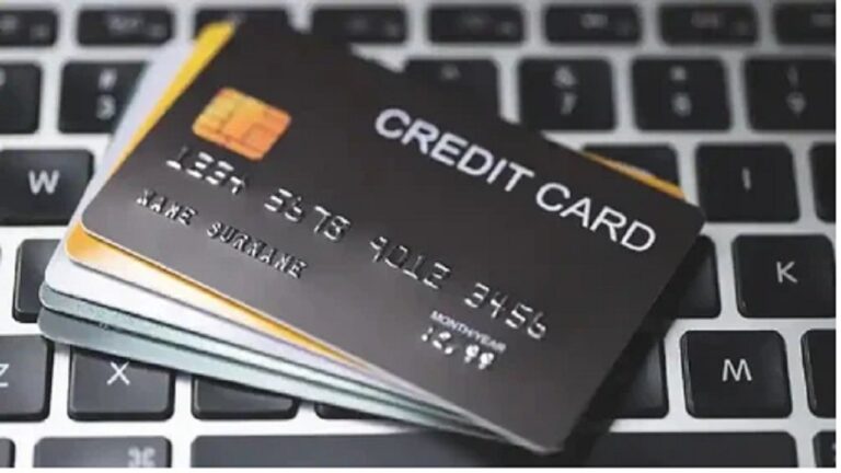 Credit Card यूजर्स को झटका, 1 दिसंबर से बदल जाएंगे नियम