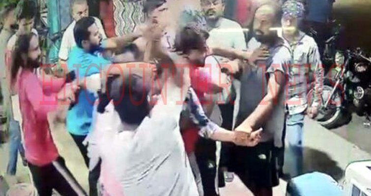 Jalandhar News: चुनावों से पहले पूर्व सरपंच पर हमलावारों ने किया तेजधार हथियार से हमला, देखें CCTV
