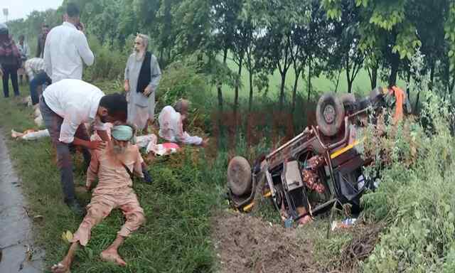 बस और कार की टक्कर में Punjab के 4 लोगों की मौत