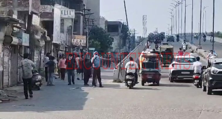 Jalandhar News: दोमोरिया पुल के पास फैक्ट्री में हुई गैस लीक, इलाका किया सील, देखें वीडियो