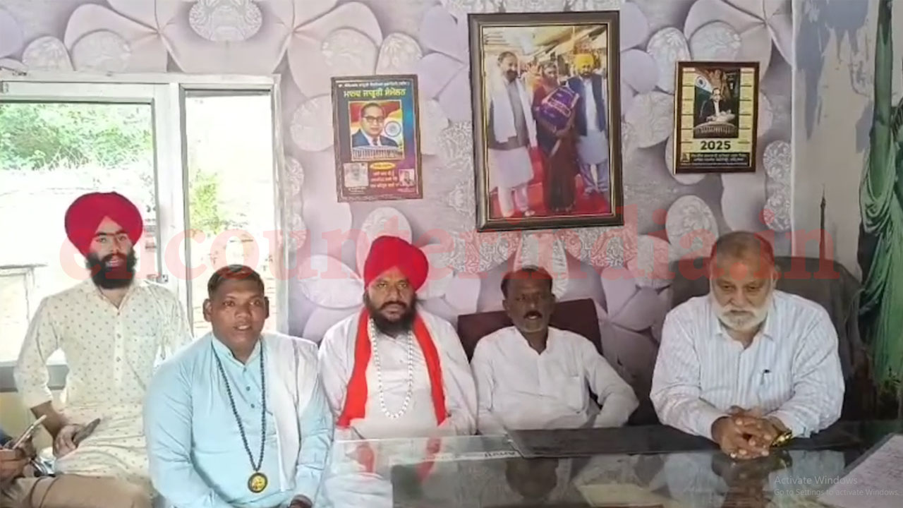 Punjab News: फर्जी SC Certificate मामले में धरने को लेकर दलित समाज का आया बयान, देखें वीडियो