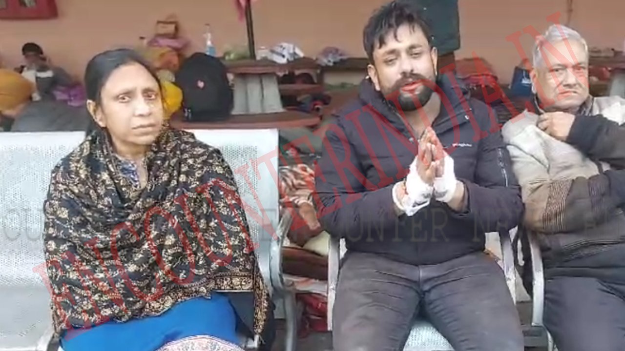 Punjab News: तेजधार हथियार से दंपति पर किया हमला, महिला की मौत, देखें वीडियो