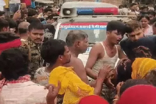 शादी से मना करने पर छात्रा की गोलियां मारकर हत्या, मां ने कहा- 4-5 माह से कर रहा था तंग