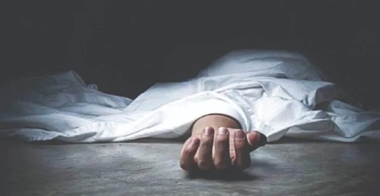 बेरोजगारी के ताने से परेशान पूर्व IAS के बेटे ने उठाया खौफनाक कदम, मौत