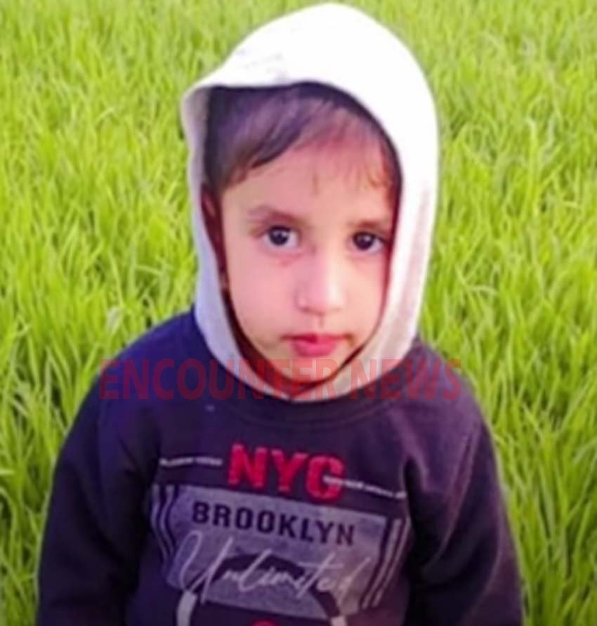 स्कूल वैन से गिरकर 3 वर्षीय बच्चे की मौत, ड्राइवर फरार