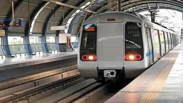 Delhi Metro: मेट्रो में कुछ लिखा या महिला कोच में घुसे तो अब आपकी खैर नहीं, लगेगा भारी भरकम जुर्माना!