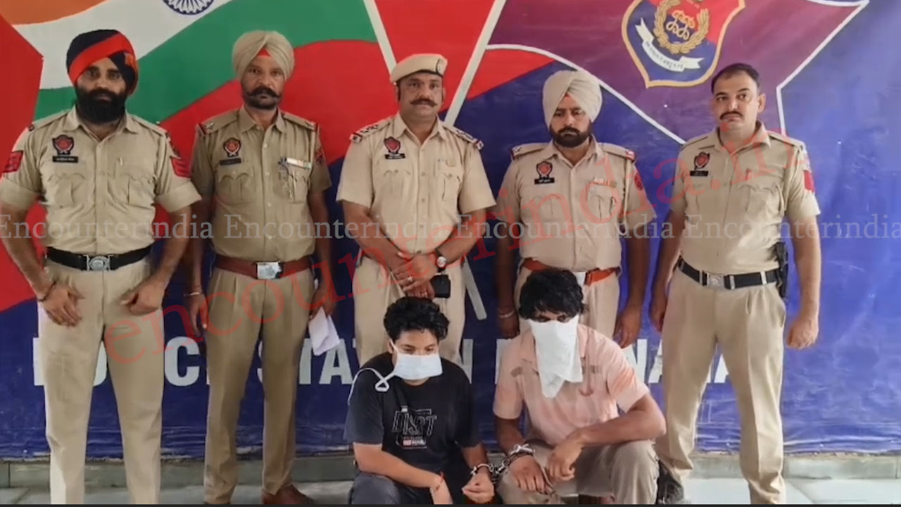 Punjab News: डेढ़ लाख की ड्रग मनी, 262 ग्राम हेरोइन बरामद, साथी सहित पुलिस कर्मी गिरफ्तार, देखें वीडियो