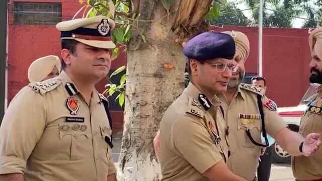 Jalandhar News: क्राइम की घटनाओं को लेकर DGP Gaurav Yadav ने की पुलिस कमिश्नर स्वप्न शर्मा की प्रशंसा, देखें वीडियो