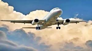 उड़ान भरने के बाद गिरे Plane के टुकड़े, मचा हड़कंप