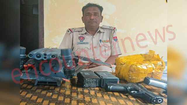 Punjab News: Border Area से 2 किलो हेरोइन, Drone और 2 Glock Pistols बरामद