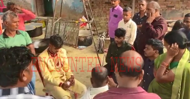 दूल्हे को शराब पीकर पहुंचना पड़ा महंगा, टूटी शादी, बनाया बंधक, देखें वीडियो