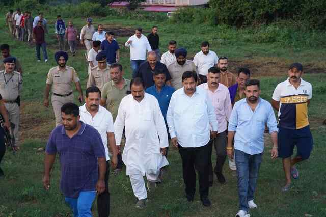 उपमुख्यमंत्री ने दुलैहड़ में घटना स्थल का दौरा किया, प्रभावित पशुपालकों को 5 लाख रुपये मुआवजे की घोषणा