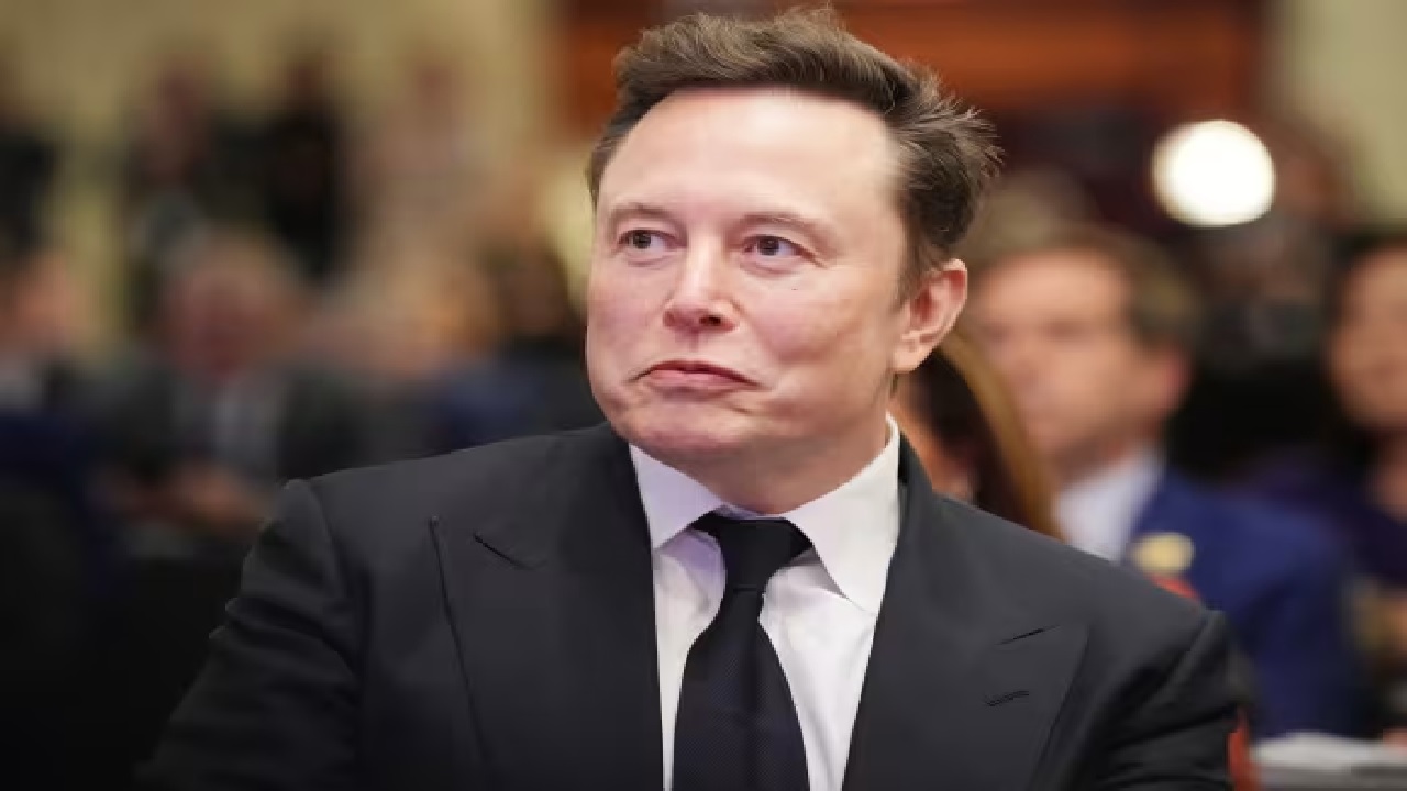 Elon Musk ने दिया बड़ा बयान, बोले – ‘AI और रोबोट छीन लेंगे सभी की नौकरियां’