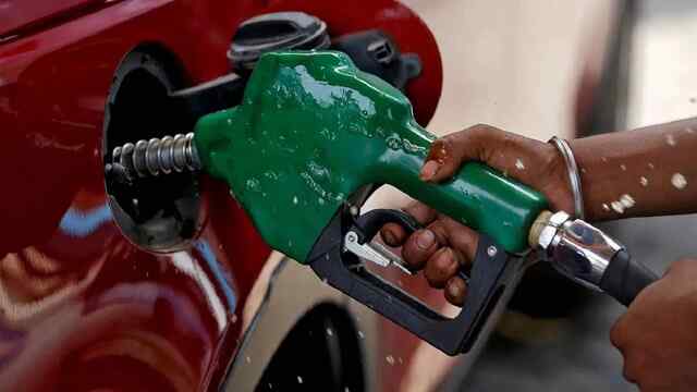 पेट्रोल पर लगी Excise Duty हुई खत्म, केंद्र सरकार ने सुनाया बड़ा फैसला