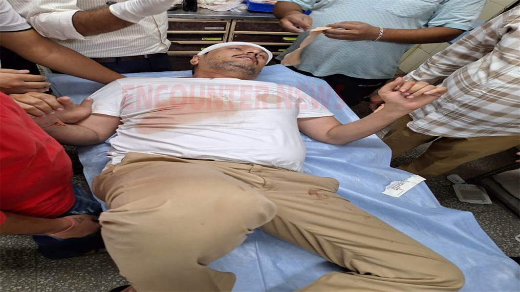 Punjab News: मंदिर में लंगर खा रहे आप नेता पर चली गोलियां
