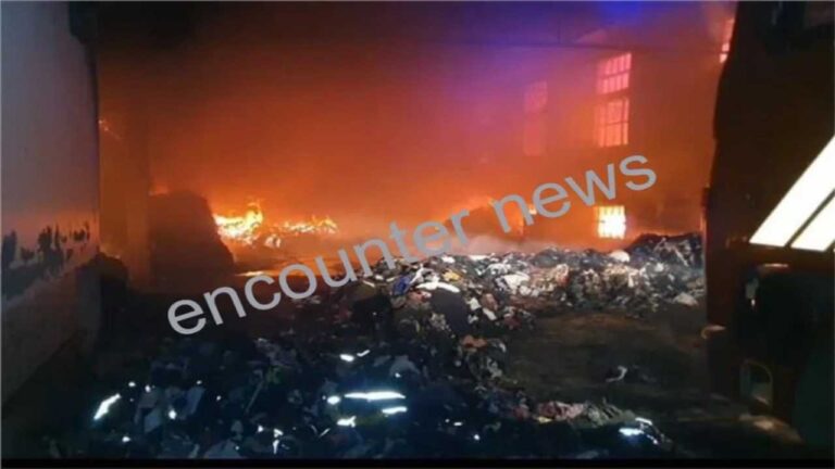 India News: 2 फैक्ट्रियों में लगी भीषण आग, दमकल विभाग की गाड़ियां पहुंची मौके पर
