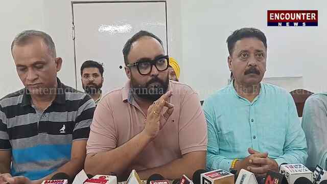 Punjab News: 15 मिनट हुई बारिश ने खोली नगर निगम की पोल, पानी में डूबा शहर, देखें वीडियो