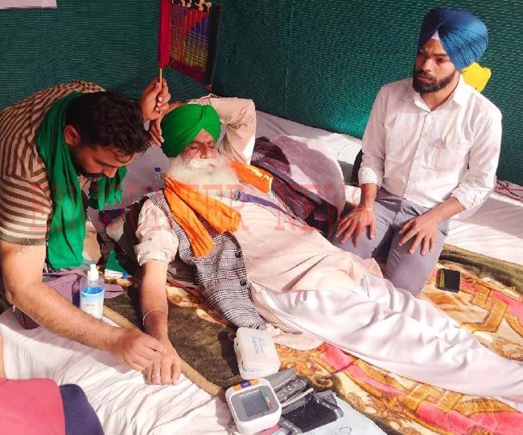 Punjab News: किसान नेता डल्लेवाल का घटा 8 किलो वजन, 40-40 पहरेदार हाथों में लाठियां लेकर 24 घंटे तैनात
