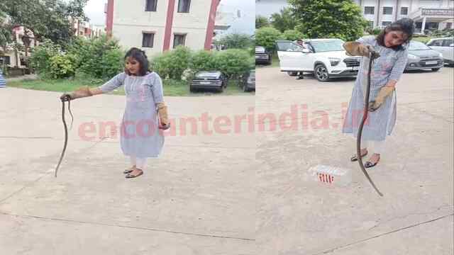 Haryana News: Head Constable ने किया सांप को काबू, देखें वीडियो