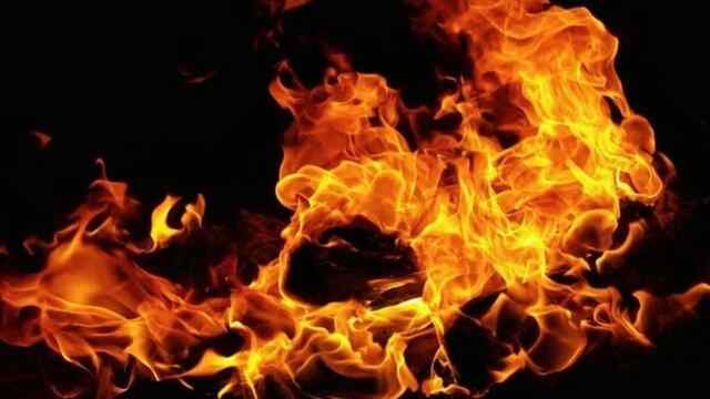 3 नाबालिग बहनों की जलकर मौत, मां-बाप भी झुलसे