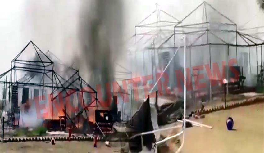 भगदड़ की घटना के बाद अब Mahakumbh में आग लगने से कई पंडाल जलकर राख, देखें वीडियो