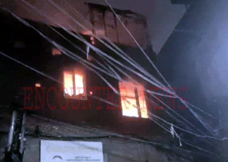 Jalandhar News: पटाखों की चिंगारी से गोदाम में लगी आग, सामान जलकर हुआ राख