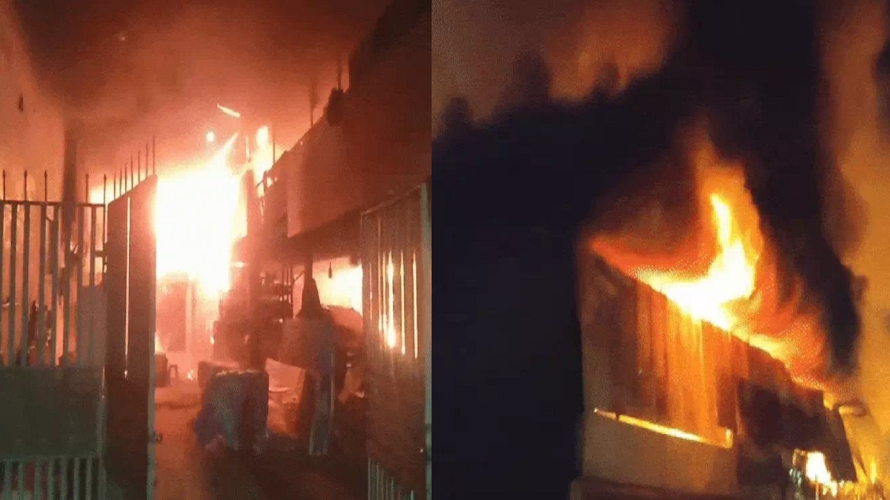 टिंबर मार्केट में लगी भीषण आग, फायर ब्रिगेड की 40 गाड़ियों ने कड़ी मशक्कत के बाद पाया काबू