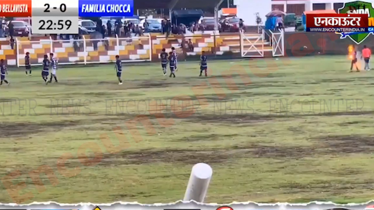 Football match में आसमान से बरसा कहर, 1 प्लेयर की मौत, देखें वीडियो