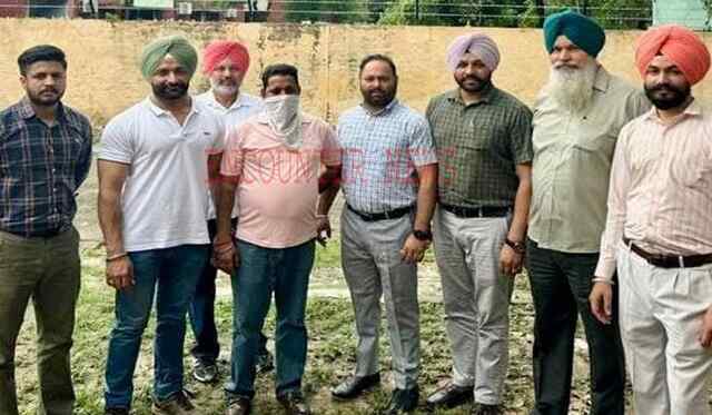Punjab: रिश्वत लेते नायब तहसीलदार का Clerk गिरफ्तार