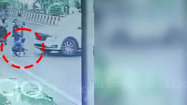 Jalandhar News: सीवरेज साफ कर रहे कर्मी पर व्यक्ति ने चढ़ा दी XUV 700, कार चालक काबू, देखें Live