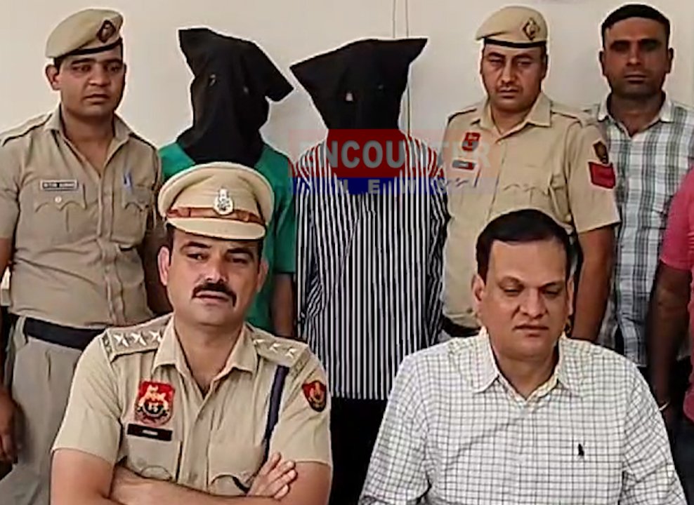 कार सवार युवकों पर फायरिंग करने वाले 2 शूटर गिरफ्तार, देखें वीडियो कार सवार युवकों पर फायरिंग करने वाले 2 शूटर गिरफ्तार, देखें वीडियो