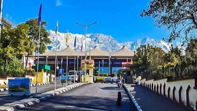 गग्गल हवाई अड्डे के विस्तार से प्रभावित दुकानदारों के लिए CM Sukhu ने राहत पैकेज किया घोषित