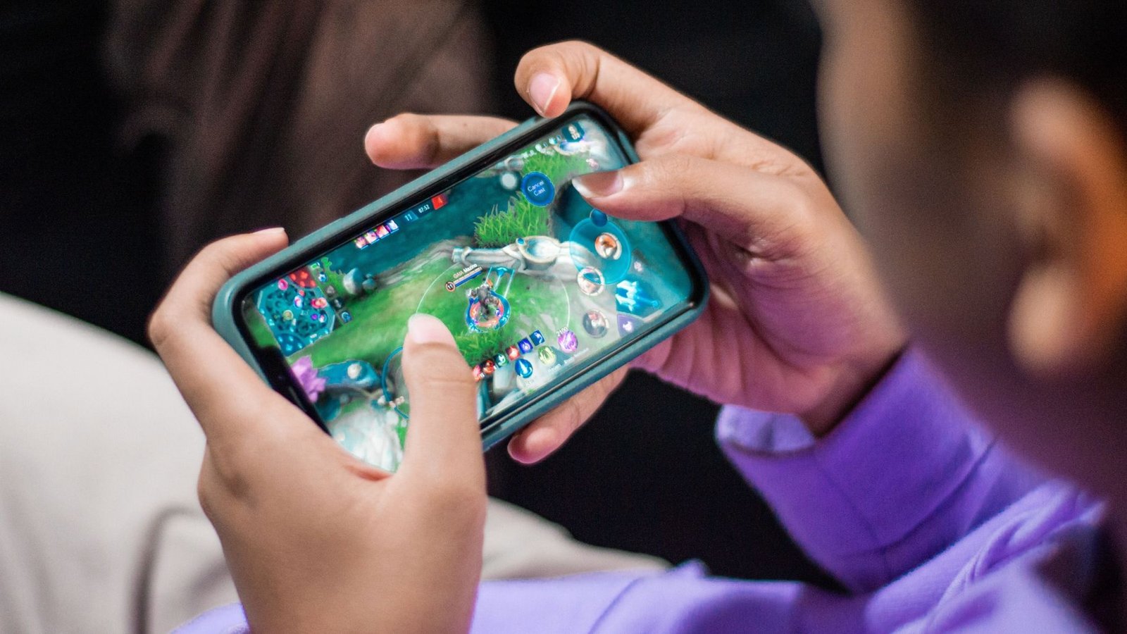 Online Gaming में हारा डेढ़ Lakh, छात्रा ने फंदा लगाकर दी जान