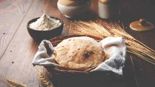 Health Tips: गेहूं की रोटी खाने से किन्हें करना चाहिए परहेज, इन बीमारी वाले लोग अभी हो जाएं सावधान