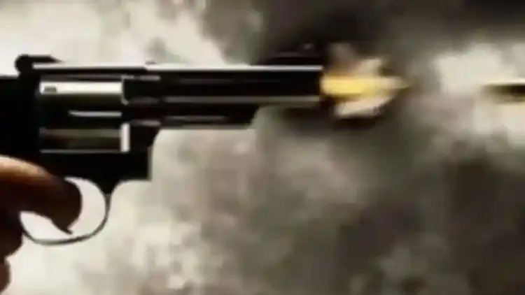 बारात में आये युवक को मारी गोली, मचा हड़कंप