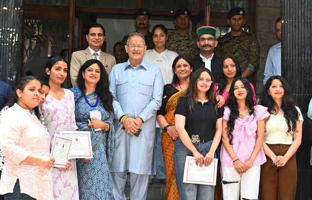 Himachal News: राज्यपाल कविन्द्र गुप्ता ने रेडक्रॉस सोसायटी के शिविर में की शिरकत