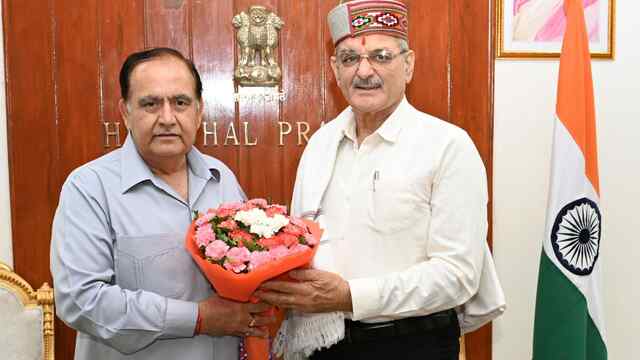 हिमाचल प्रदेश विधानसभा अध्यक्ष ने राज्यपाल से भेंट की