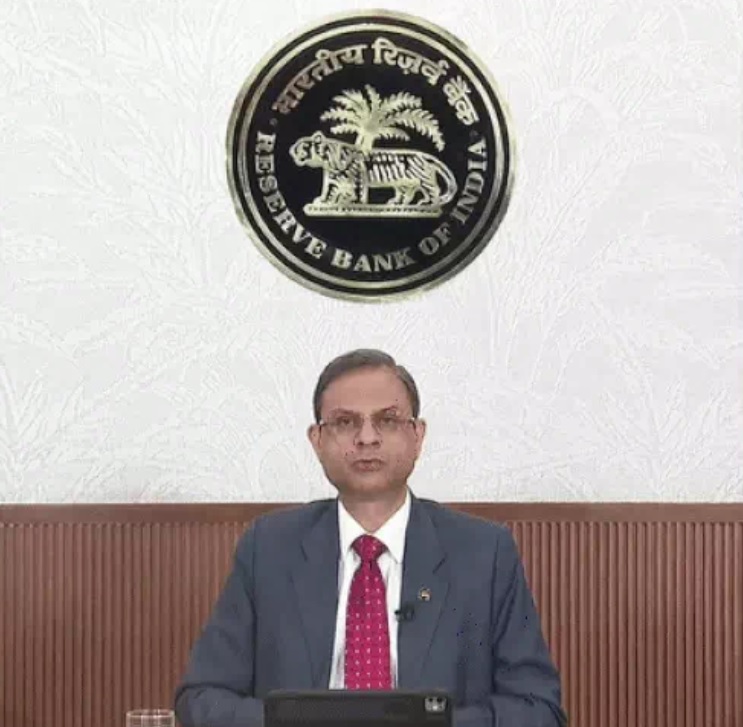 फिर हुए Loan सस्ते,  RBI ने रेपो रेट में की कटौती