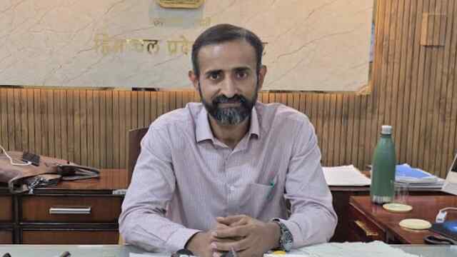 2017 बैच के आईo एसo एफo अधिकारी विकल्प यादव ने संभाला ऊना वनमंडल का कार्यभार