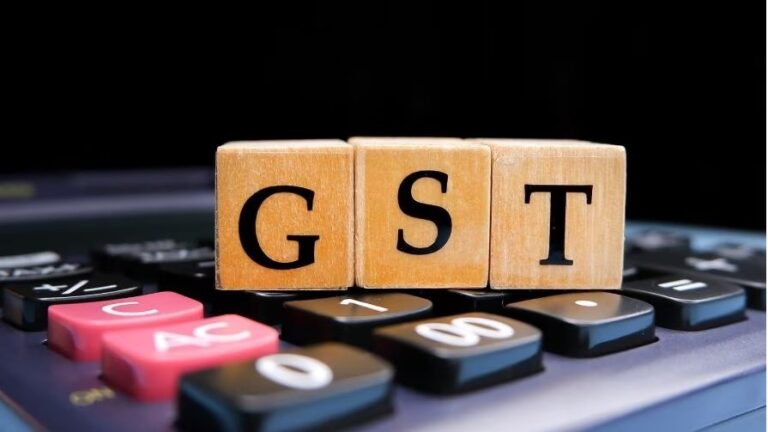 Cold Drinks, Cigarettes और Tobacco पर GST दरें बढ़ाने की तैयारी में सरकार