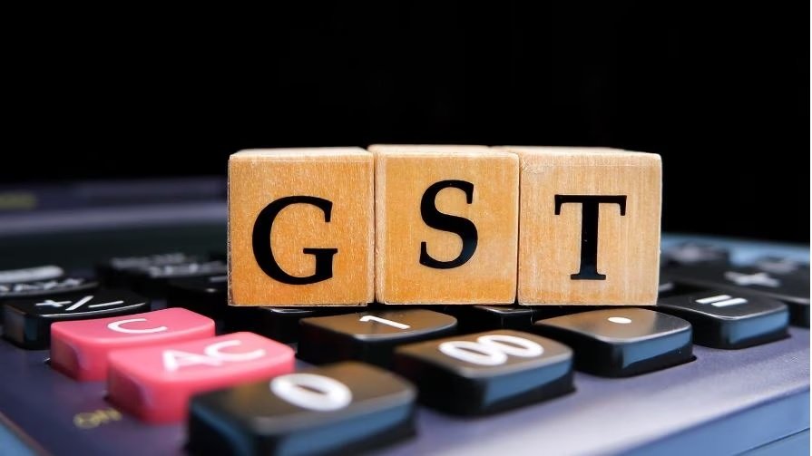 Cold Drinks, Cigarettes और Tobacco पर GST दरें बढ़ाने की तैयारी में सरकार