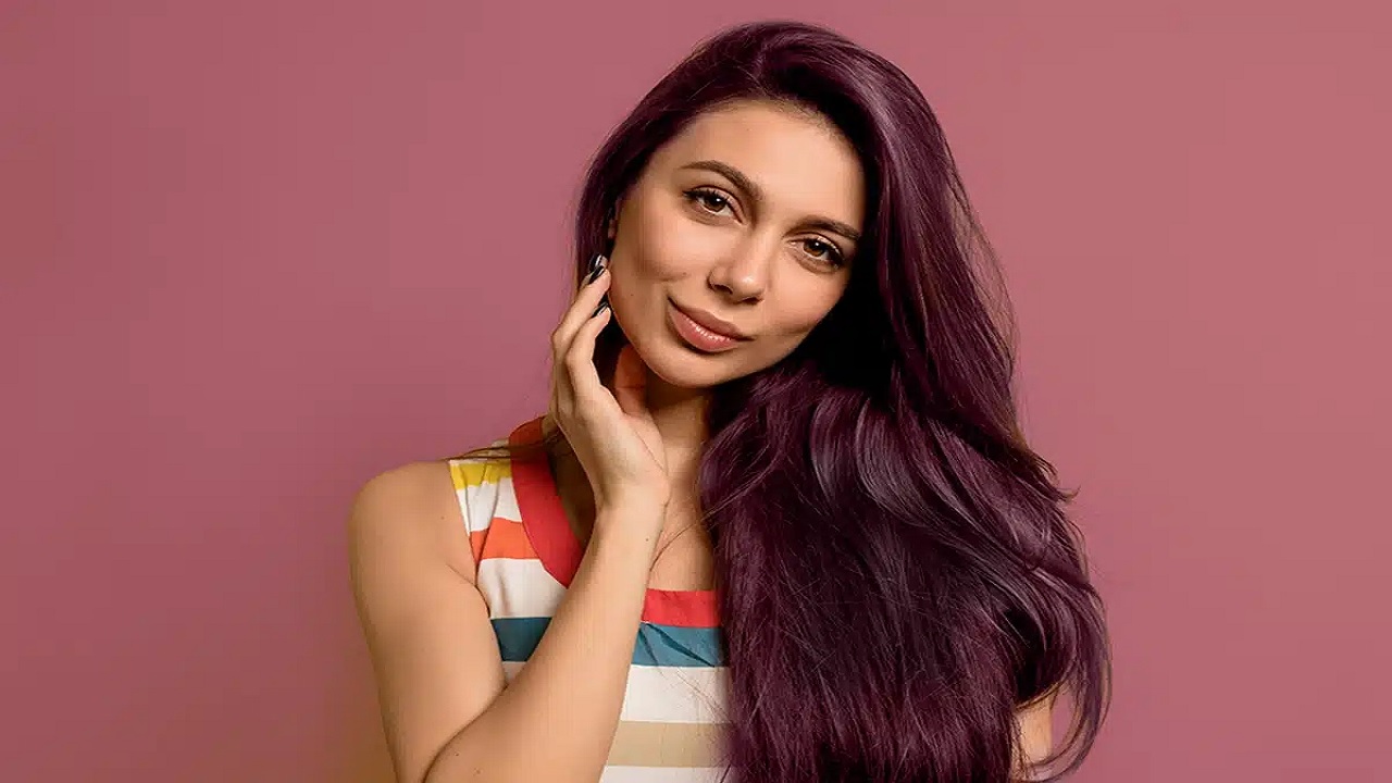 बालों में Hair Color करवाना पड़ा लड़की को भारी, किडनी में आई सूजन