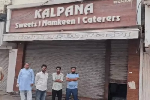 Lift में फंसने से हलवाई की मौत, धड़ से अलग हुई गर्दन