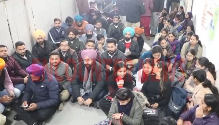 Punjab News: DC दफ्तर में कर्मियों ने किया भारी हंगामा, देखें वीडियो