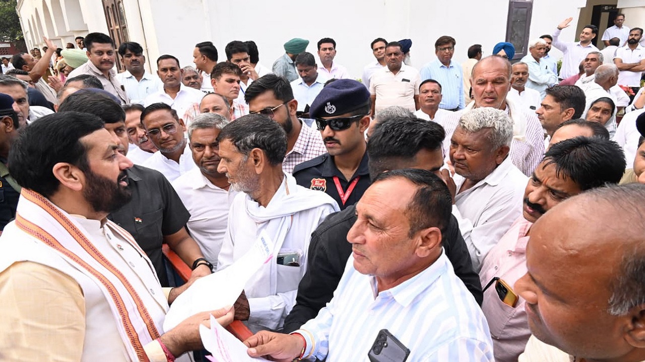 लाडवा में CM Nayab Singh Saini ने सुनी समस्याएं, पेंशन राशि में की बढ़ोतरी