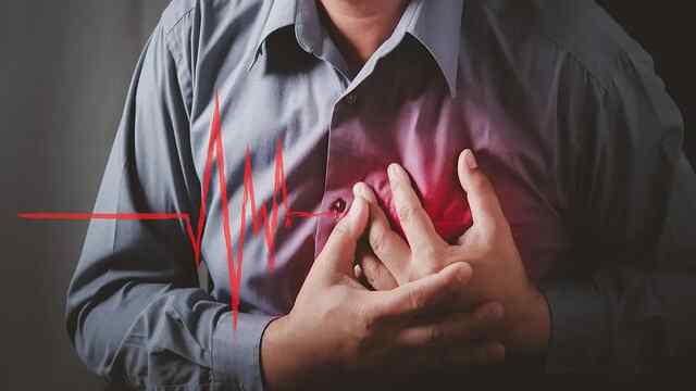 अकेले में Heart Attack आए तो क्या करें, जानें Experts के आसान Tips